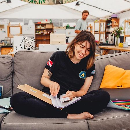 فندق The Spot Surfcamp بيسكاروس المظهر الخارجي الصورة